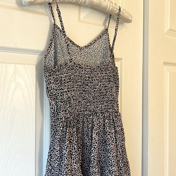 Lightweight Dress - Picture 6 of 7